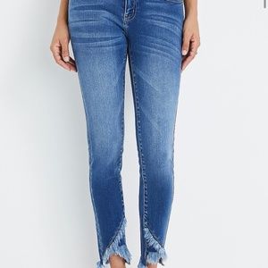 NWT KanCan Skinny Mid Rise Frayed Hem Jeans